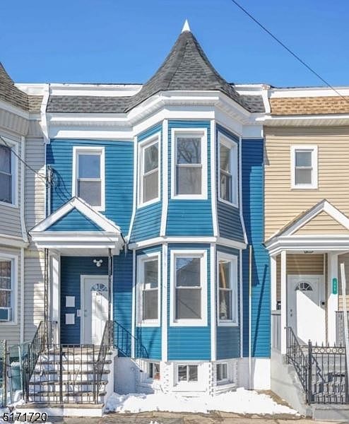 1st image of 397 Lincoln Ave #1