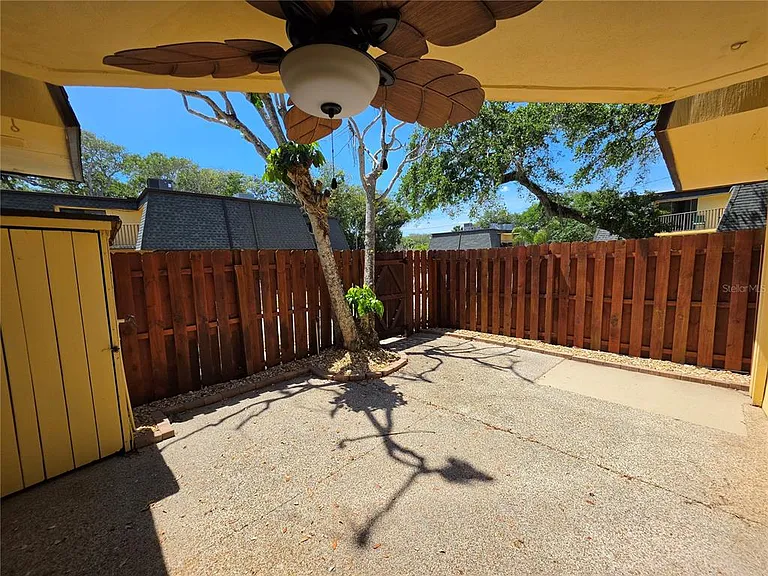 3824 Saxon Dr — Photo 3