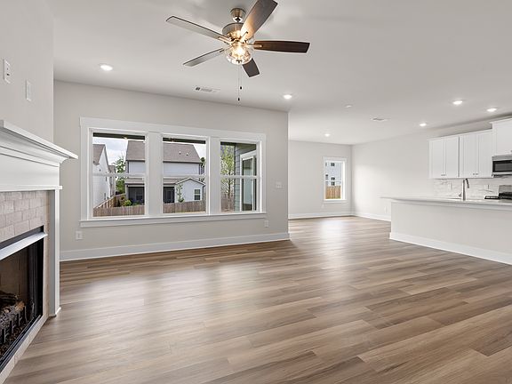 5th image of 9156 Glimmer Ln