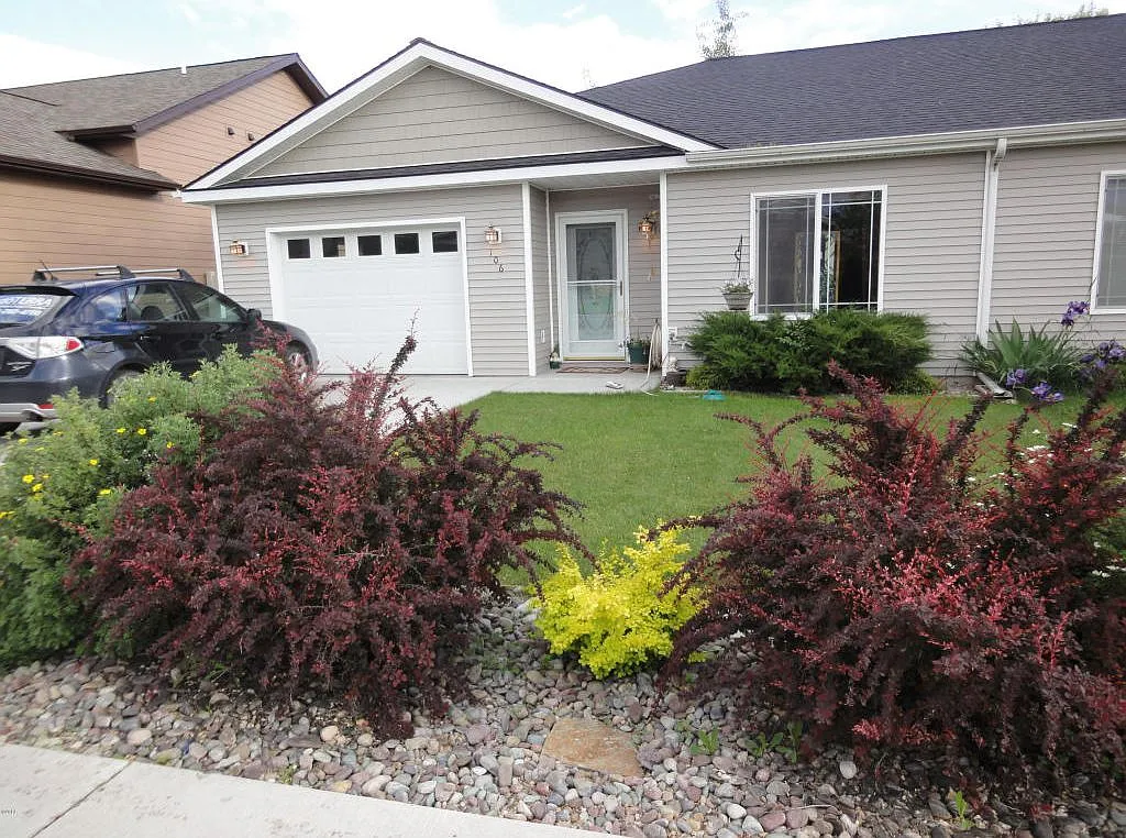 Furnished Long term 3Bed/2Bath Townhouse — Photo 1