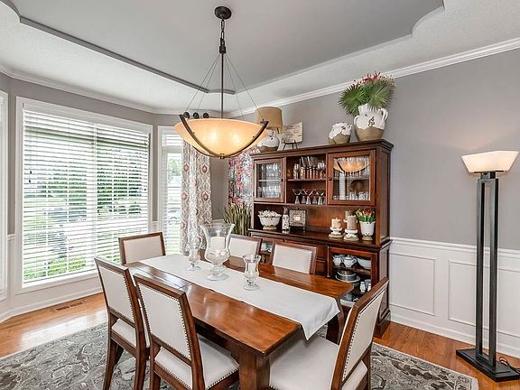5th image of 4513 NE Hideaway Hill Cir