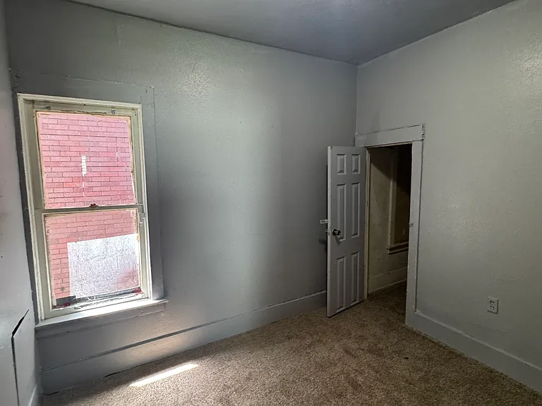 703 Ashwood Ave — Photo 8