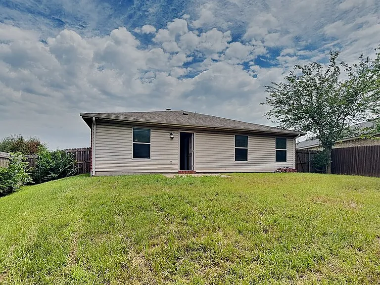 5709 Addington Dr — Photo 16