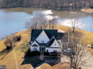 495 Deepwood Farm Dr, Scottsville, VA 24590