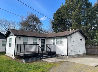 484 D St, Independence, OR 97351