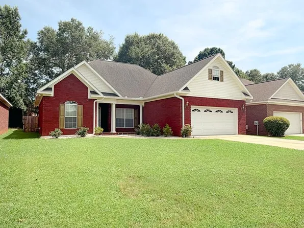 100 Brockton Ct, Dothan, AL 36305