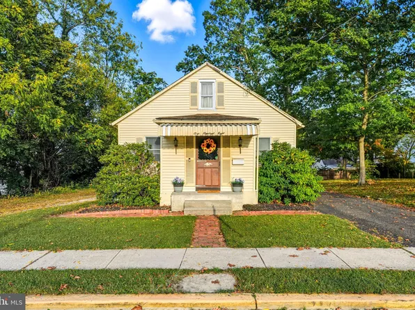 108 Schubert Ave, Runnemede, NJ 08078