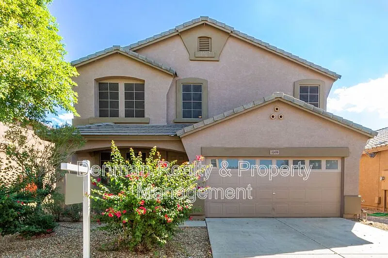 4 bed, 2.5 bath, 3181 sqft, $2,295 — Photo 2