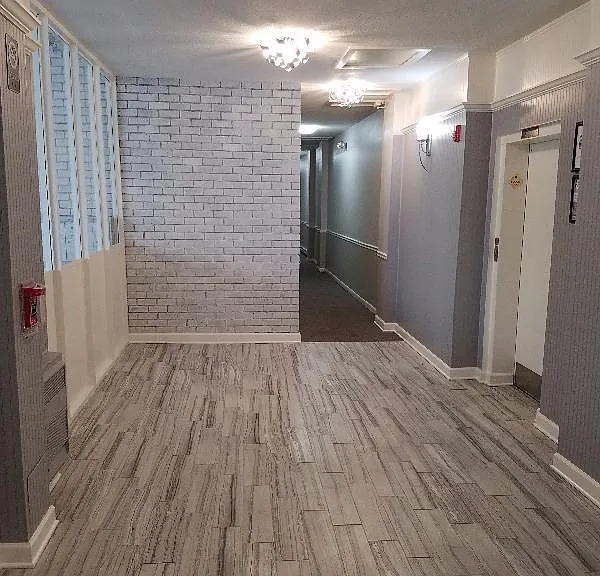 Whitney Manor — Photo 16