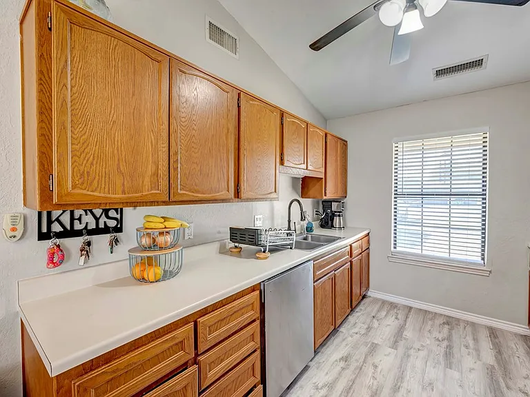 10803 E County Road 104 — Photo 7