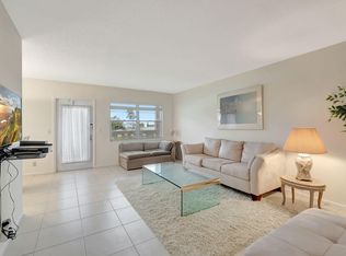 28 Fanshaw Way, Boca Raton, FL 33434