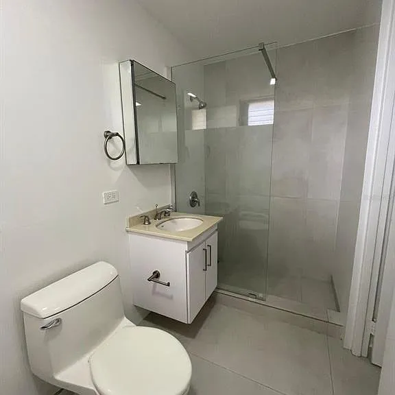 80 Kings Ct #2 — Photo 15