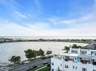 400 Deal Lake Dr APT 6C, Asbury Park, NJ 07712