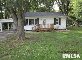 1121 SW 6th St, Fairfield, IL 62837