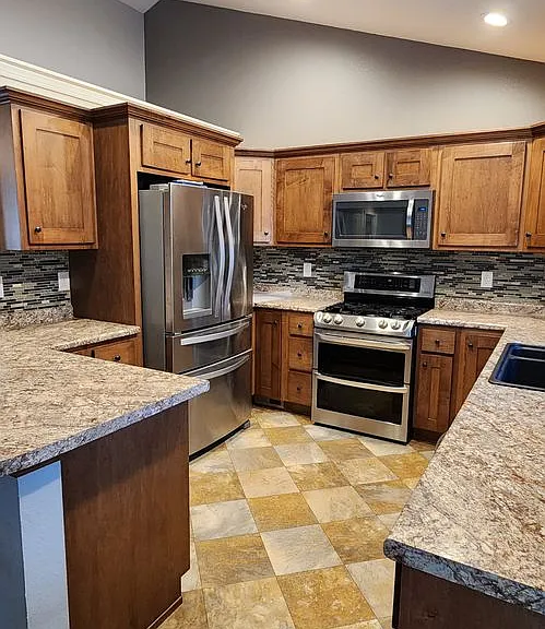 114 Camelot Ln — Photo 3