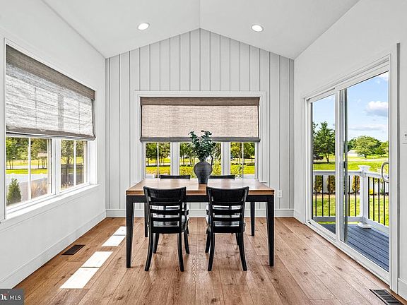 3rd image of 641-641A Fordville Rd