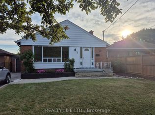 54 Garside Cres, Toronto, ON M6M 2Z6