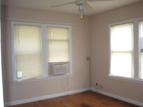5th image of 1914 N Park Ave