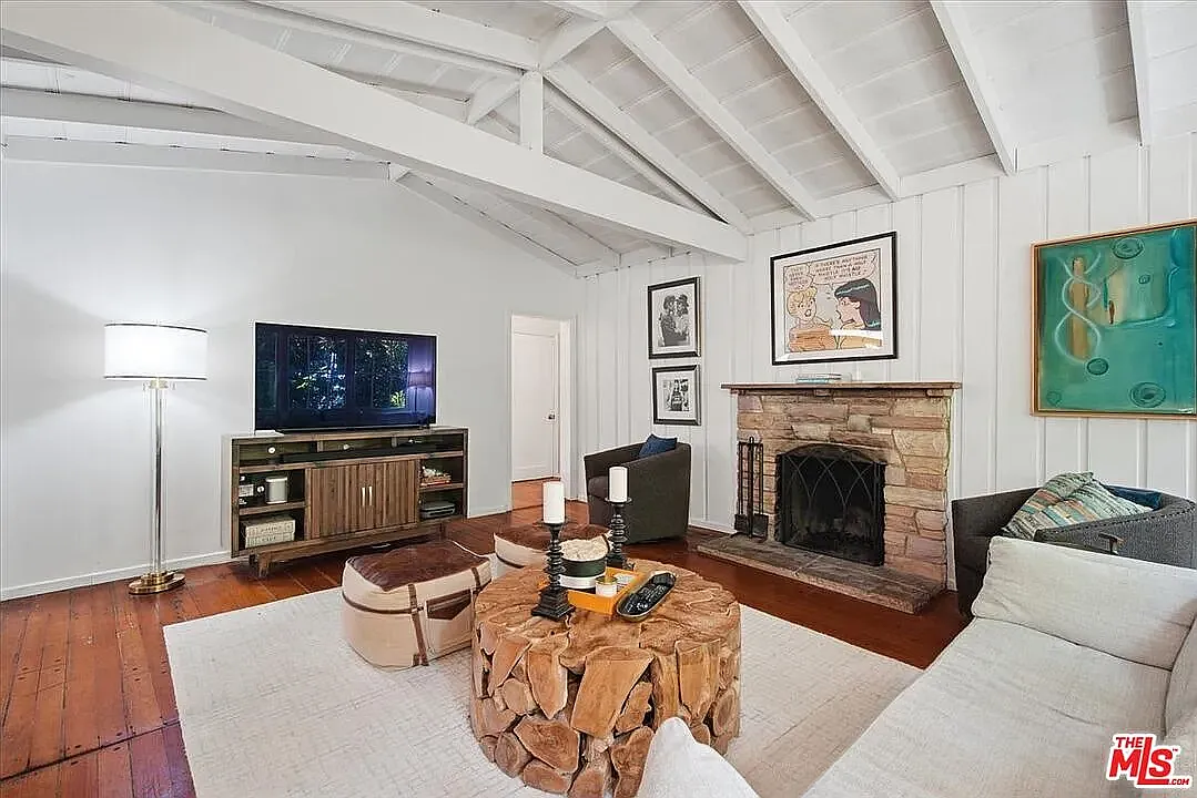 3 bed, 1906 sqft, $7,500 — Photo 3