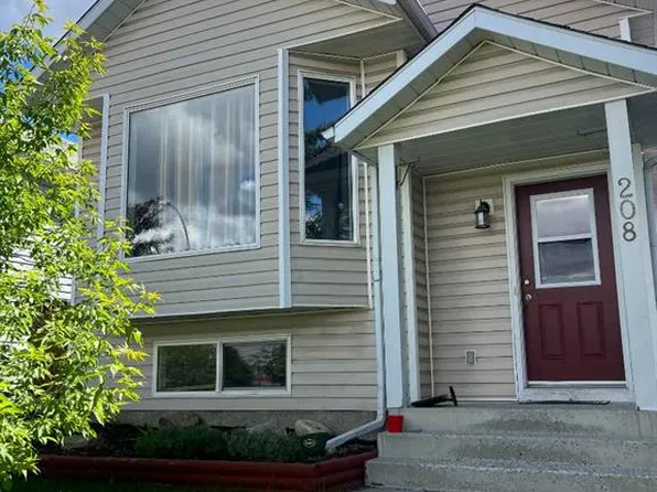 208 SW Erin Meadow Grn SE, Calgary, AB T2B 3G5