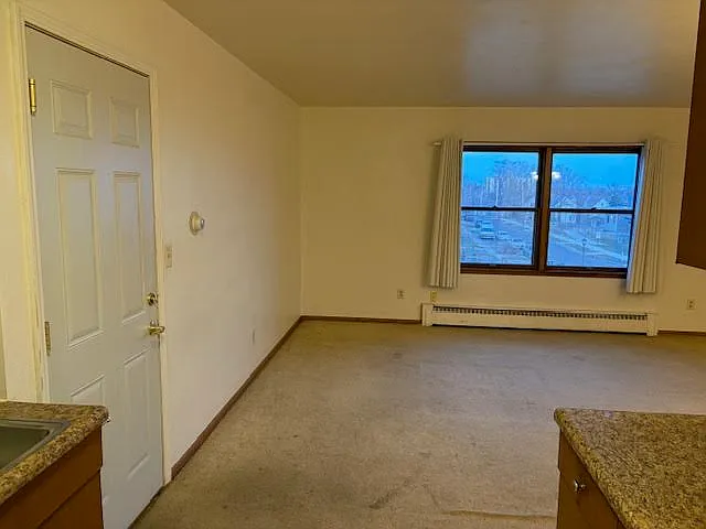 1 bed, 500 sqft, $895 — Photo 2