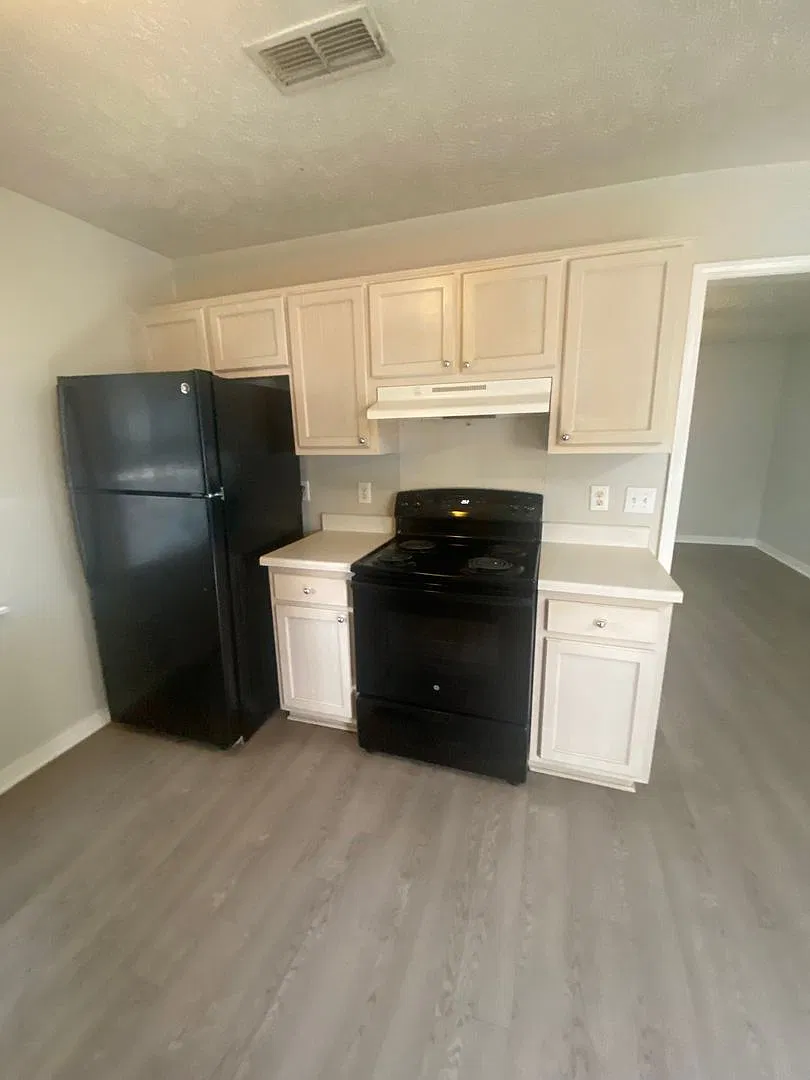Hollis Creek Apartments - Starkville - ANS — Photo 4