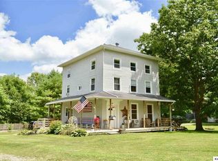 10 Mount Vernon Ave, Fredericktown, OH 43019