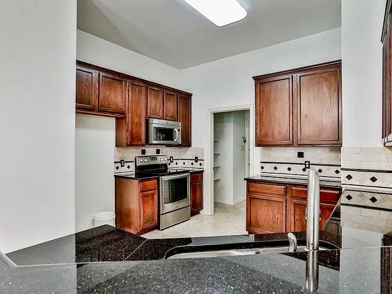 2853 Cascade Cove Dr — Photo 13