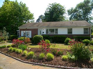 18 Corey Cir, Hampton, VA 23663