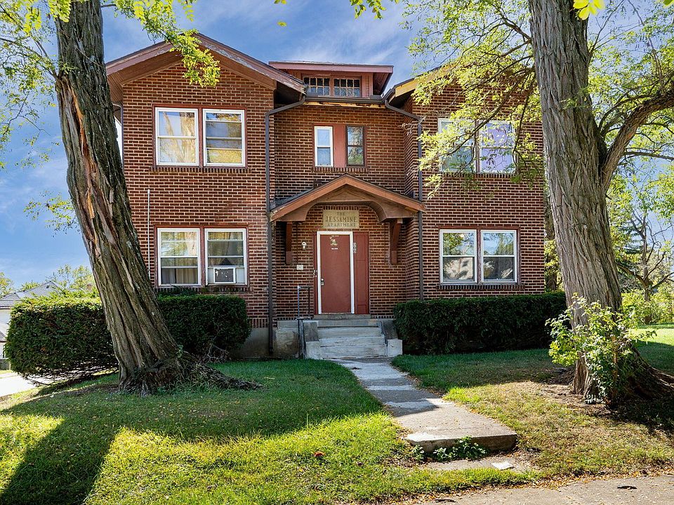 1st image of 300 Oxford Ave