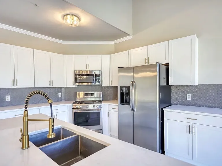 2111 Highland Club Dr SE — Photo 6