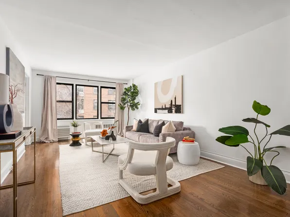 140 Seventh Avenue image 1 of 7