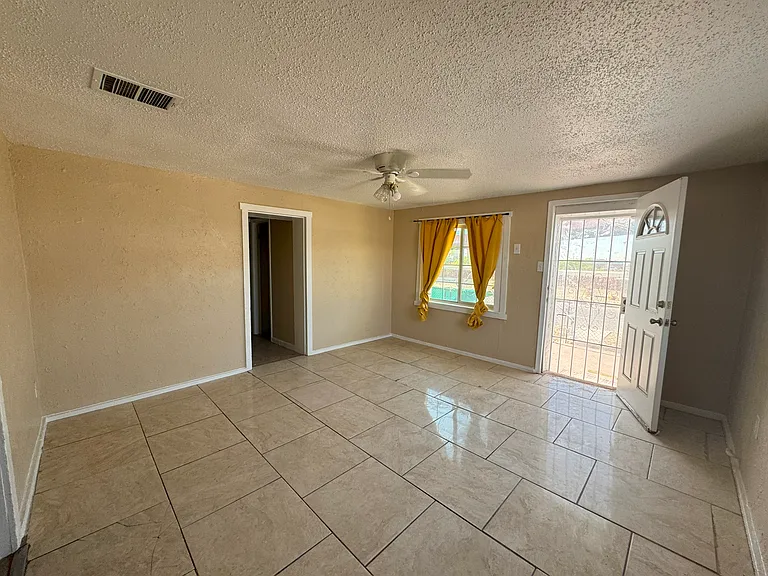 4401 Madera Ave — Photo 4