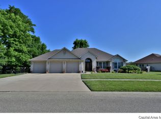 251 Ramblewood Ln, Sherman, IL 62684