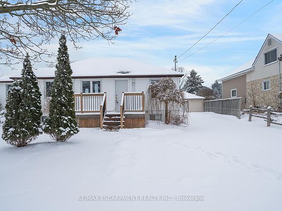 3rd image of 2414 Holt Rd