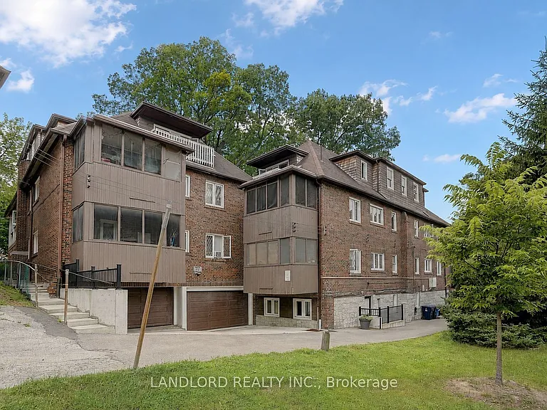 2520 Bloor St W #12 — Photo 39