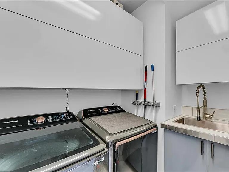 2080 W 1st St — Photo 25