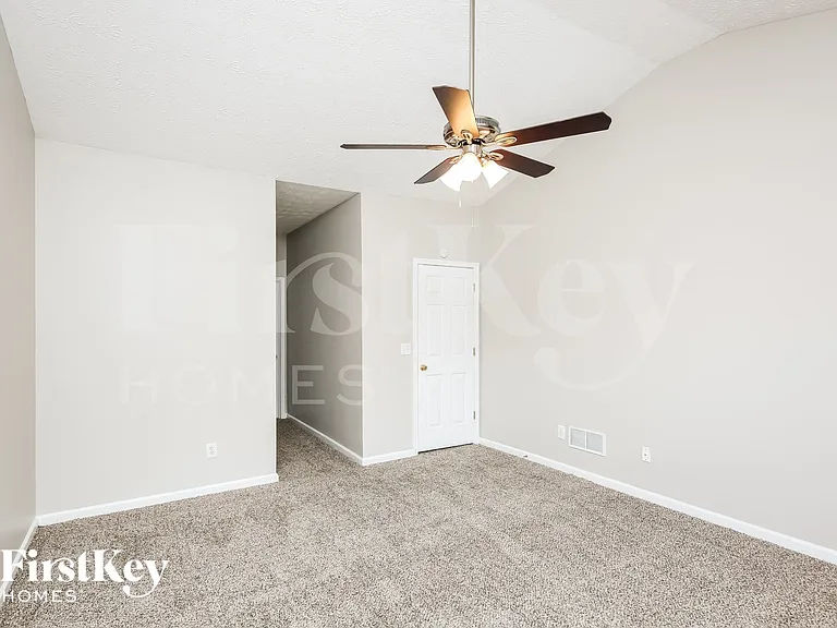 235 Lazy Willow Ln — Photo 9