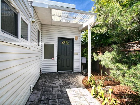2nd image of 1605 Roberta Dr