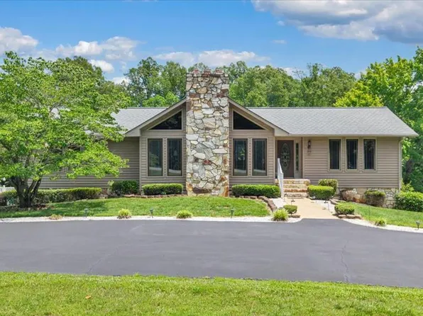 153 Farmbrook Rd, Ridgeway, VA 24148