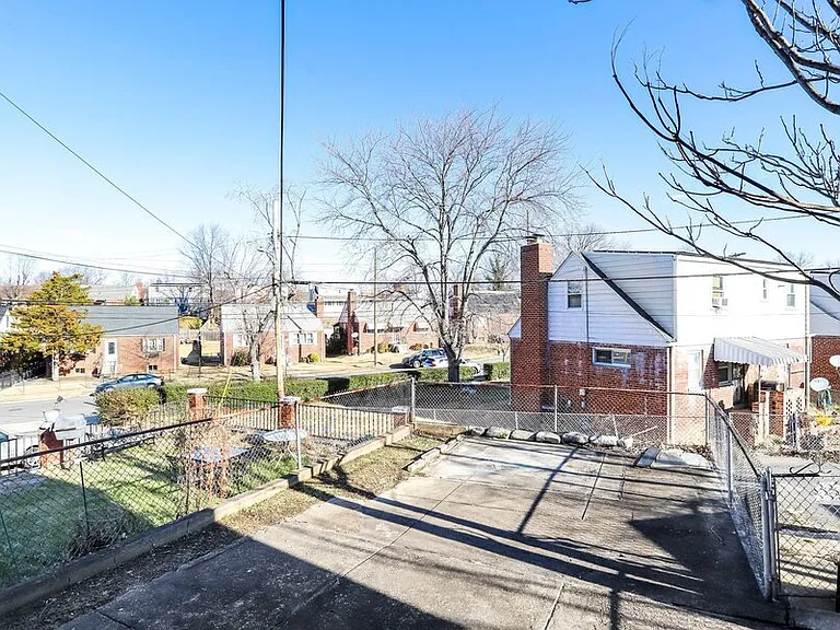 812 Burns St SE — Photo 47