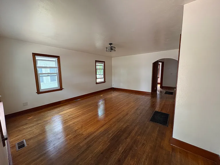 419 N Church Ave — Photo 12
