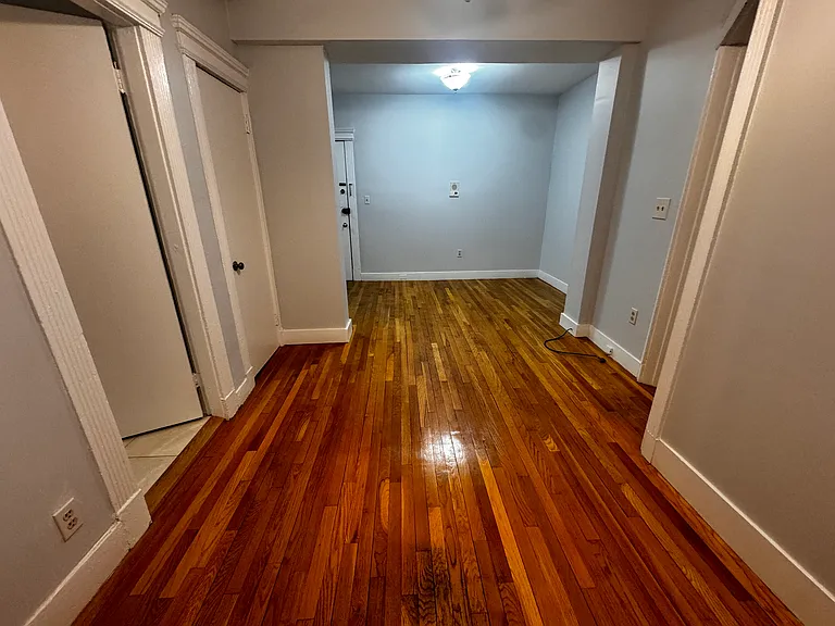 31 Orkney Rd #5 — Photo 17