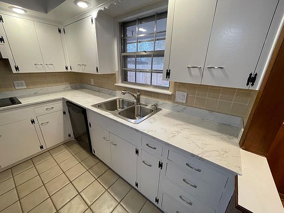 5th image of 1401 Munger Dr