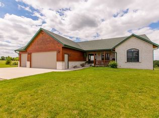 W2937 La Follette Rd, Lebanon, WI 53058