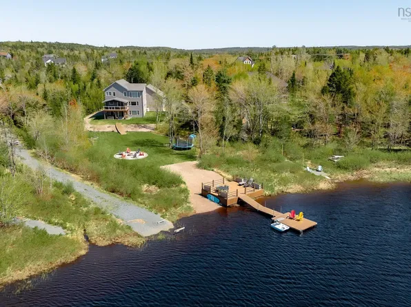 1290 McCabe Lake Dr, Halifax, NS B4E 0P6