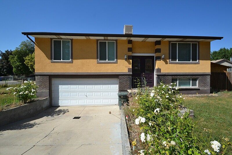 1st image of 1420 W Walnut Dr