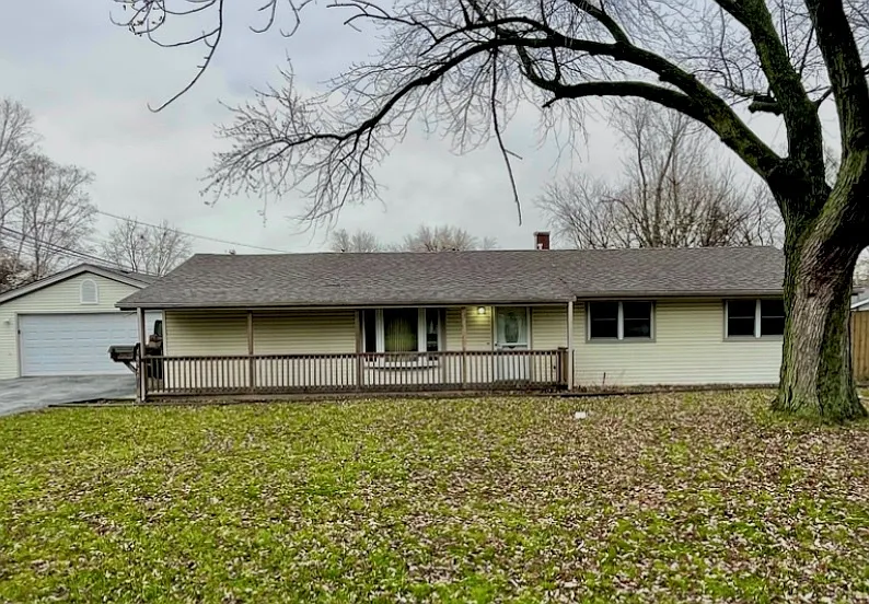 18521 John Ave photo 1