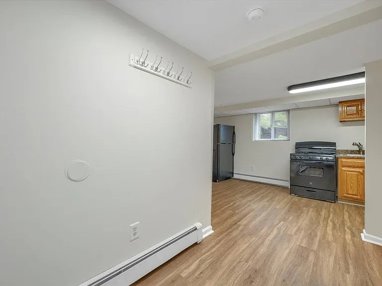 205 Hudson St #1 — Photo 4