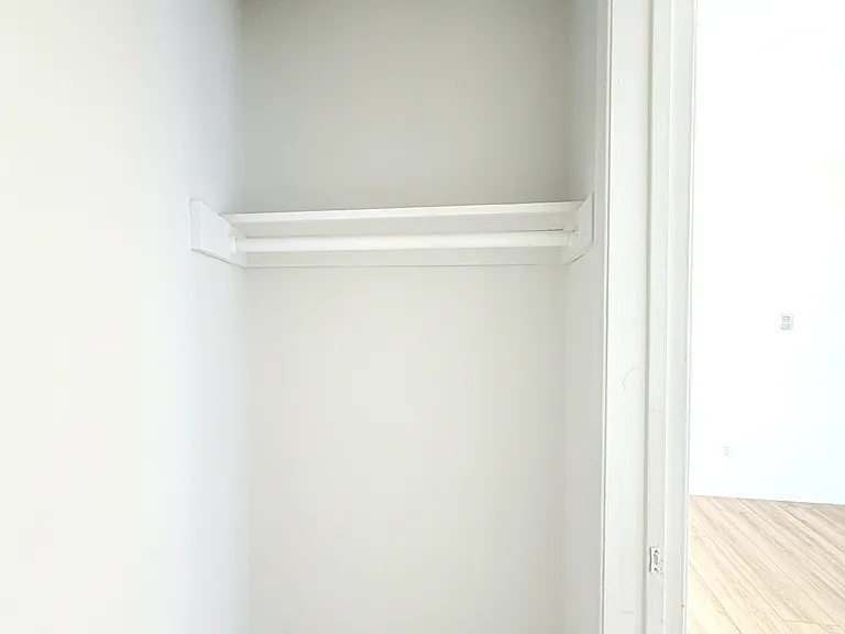 712 N Adams St #10 — Photo 4